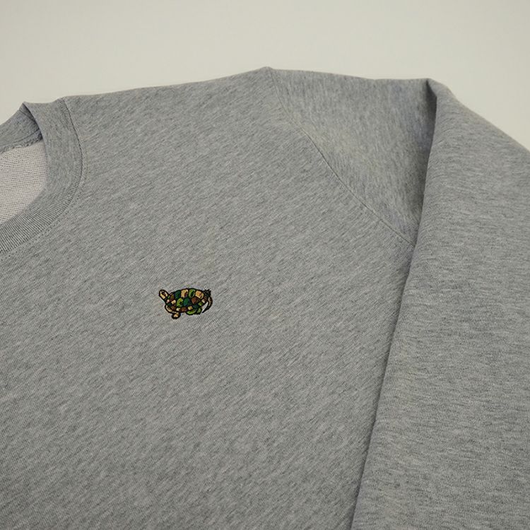 カモ亀刺繍 スウェット | アパレル - 亀の子束子公式オンライン